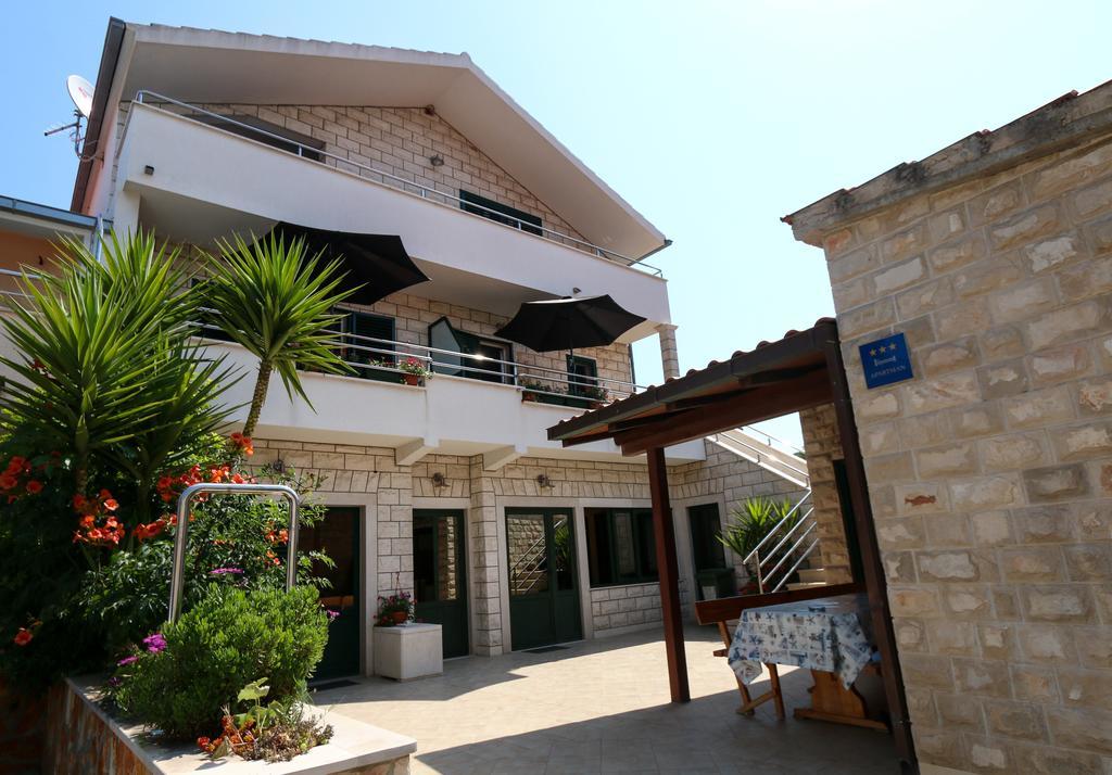 Apartments Jadranka 로비스테 외부 사진