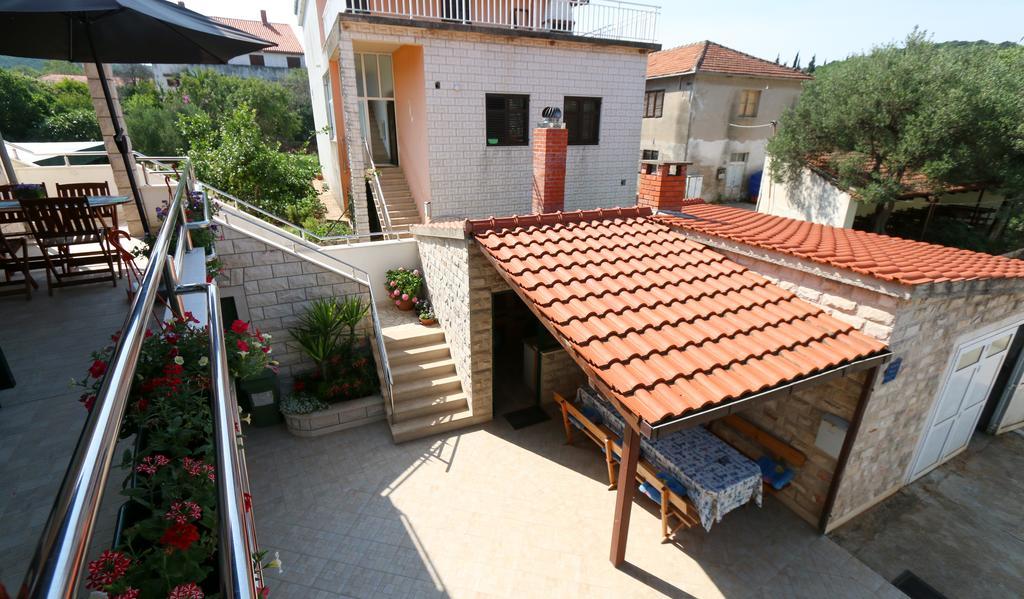 Apartments Jadranka 로비스테 외부 사진