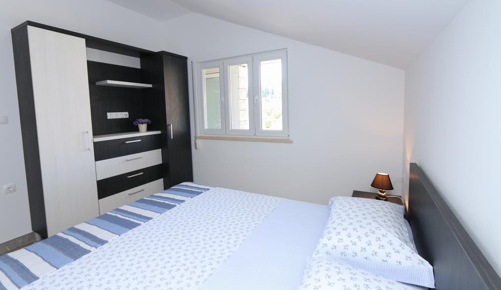 Apartments Jadranka 로비스테 외부 사진