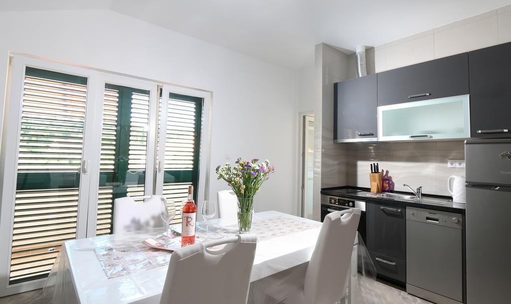 Apartments Jadranka 로비스테 외부 사진