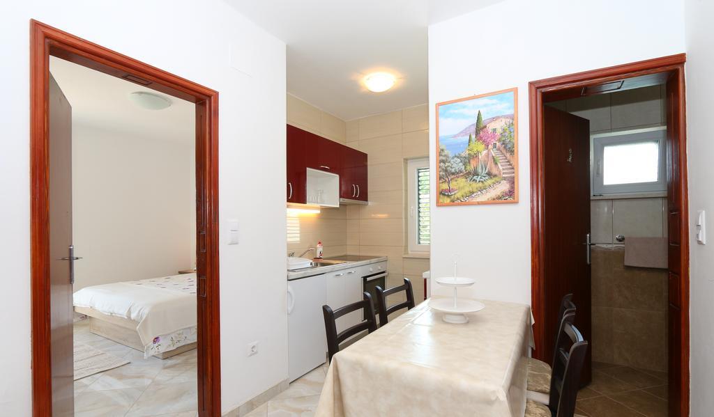 Apartments Jadranka 로비스테 외부 사진