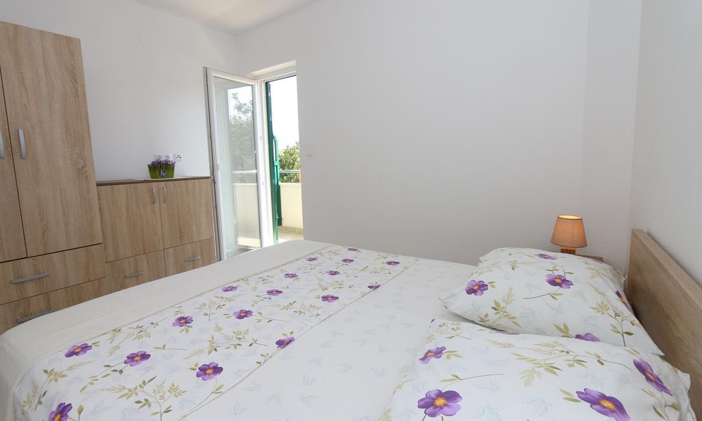 Apartments Jadranka 로비스테 외부 사진