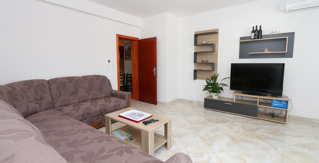 Apartments Jadranka 로비스테 외부 사진