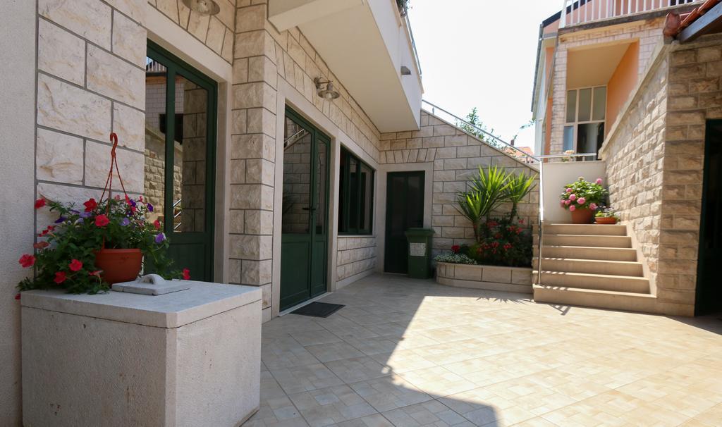 Apartments Jadranka 로비스테 외부 사진