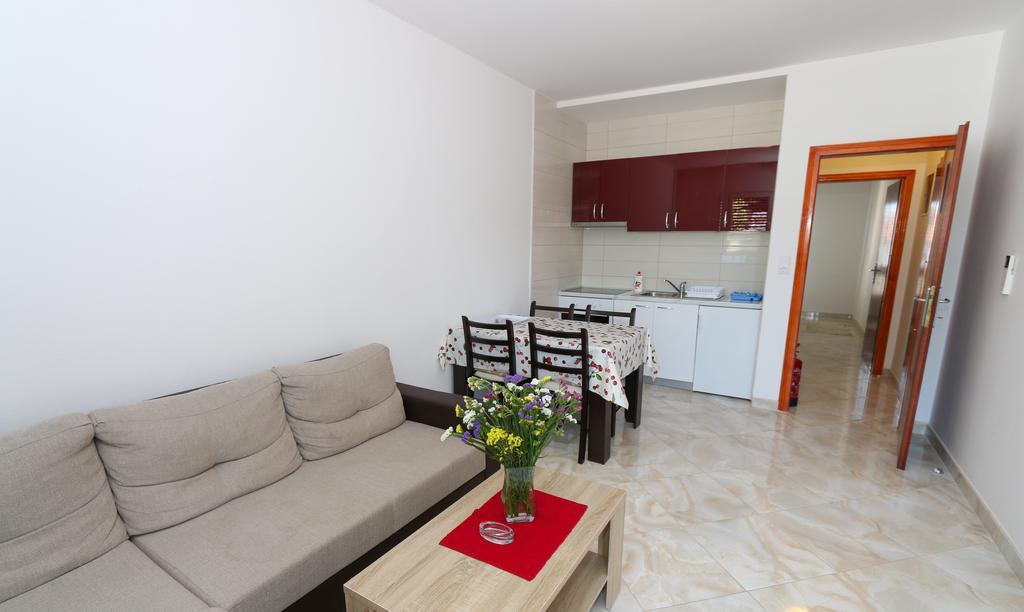 Apartments Jadranka 로비스테 외부 사진