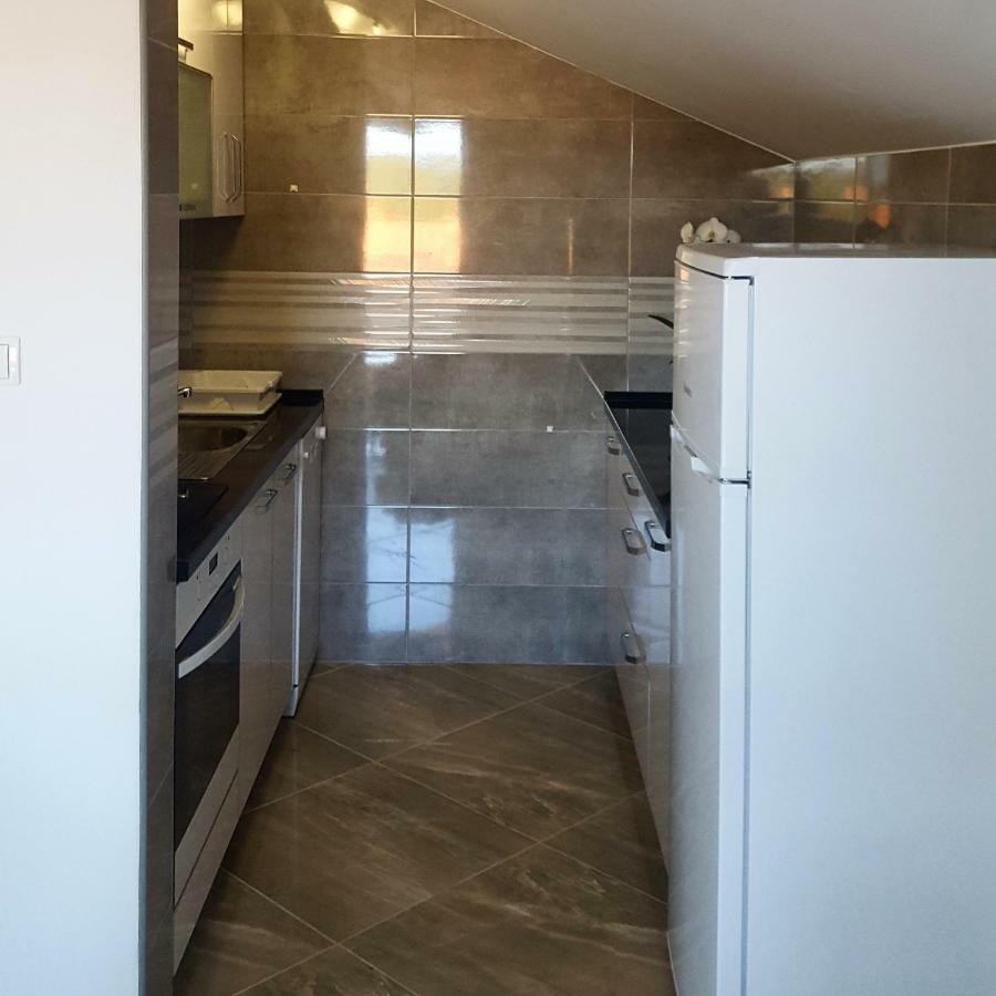 Apartments Jadranka 로비스테 외부 사진