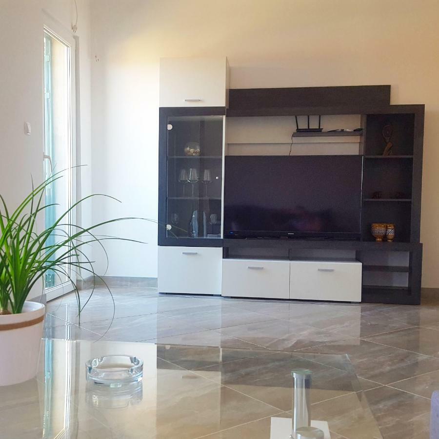 Apartments Jadranka 로비스테 외부 사진