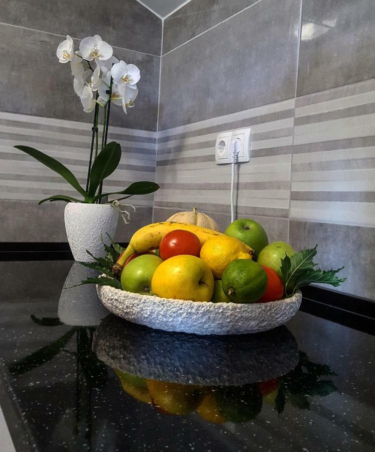 Apartments Jadranka 로비스테 외부 사진